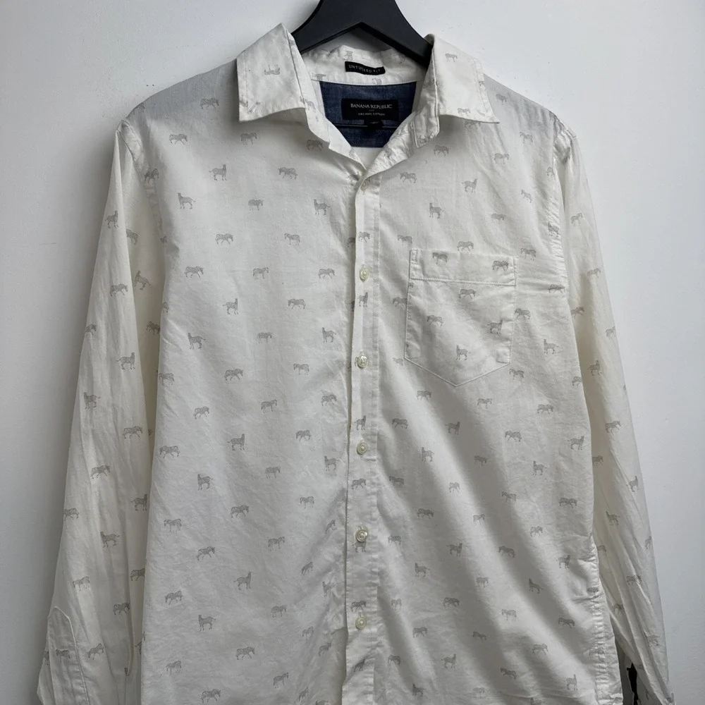 Banana Republic Untucked Fit Shirt M White Zebra Print‎ Button Up Animals Mens